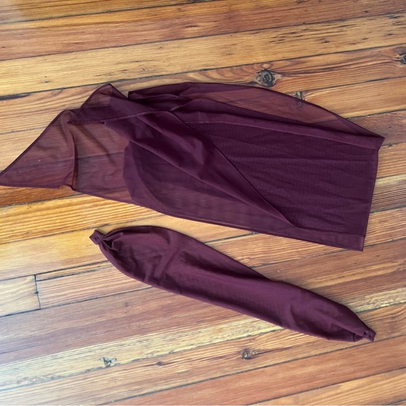 Chic Strapless Burgundy Dress - Picture 3 of 6